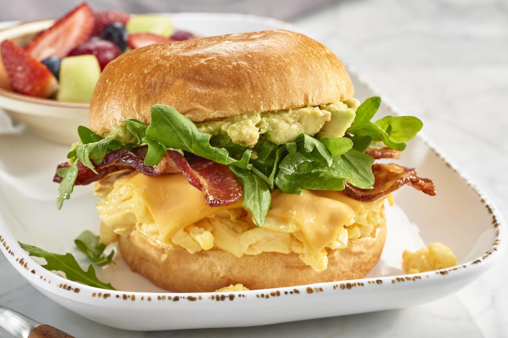 Courtyard By Marriott Boston Dedham/Westwood Hotel Ngoại thất bức ảnh