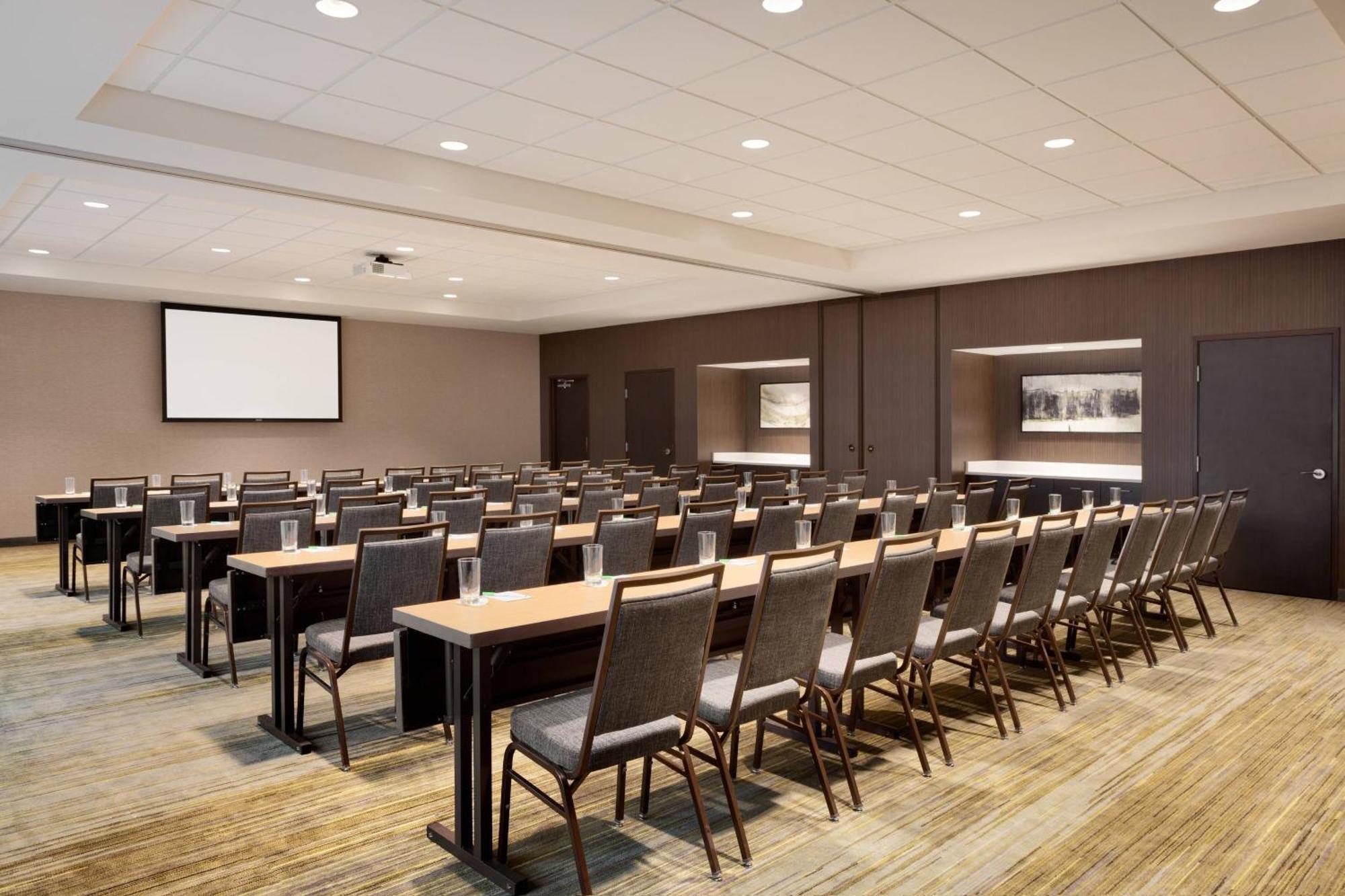 Courtyard By Marriott Boston Dedham/Westwood Hotel Ngoại thất bức ảnh