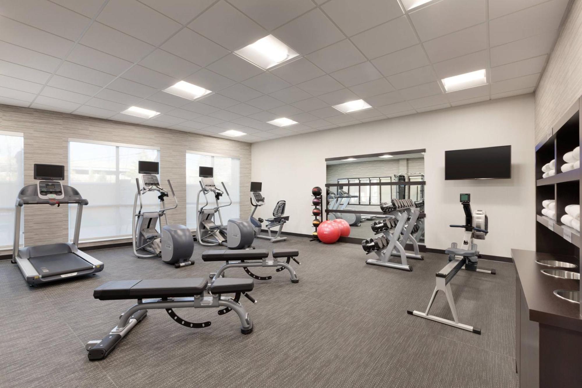 Courtyard By Marriott Boston Dedham/Westwood Hotel Ngoại thất bức ảnh