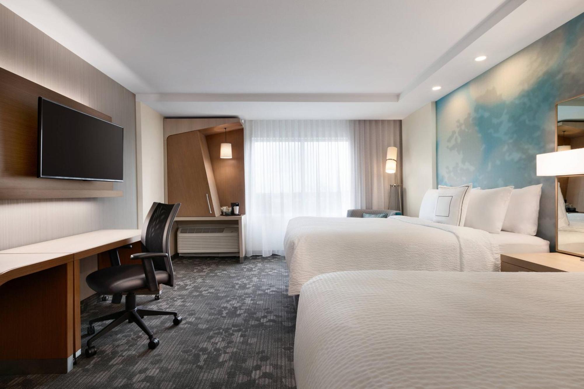 Courtyard By Marriott Boston Dedham/Westwood Hotel Ngoại thất bức ảnh